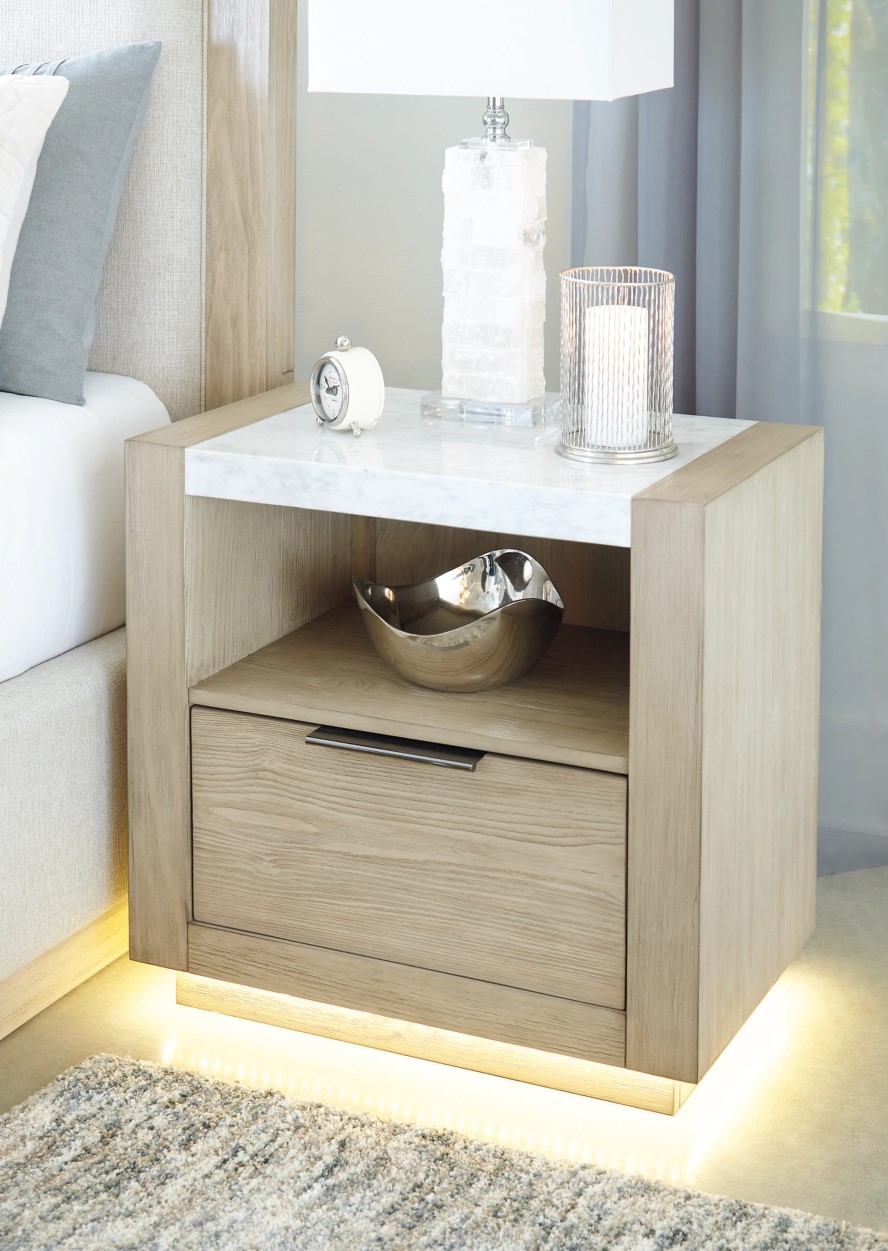 Hennington 28" Charging Nightstand